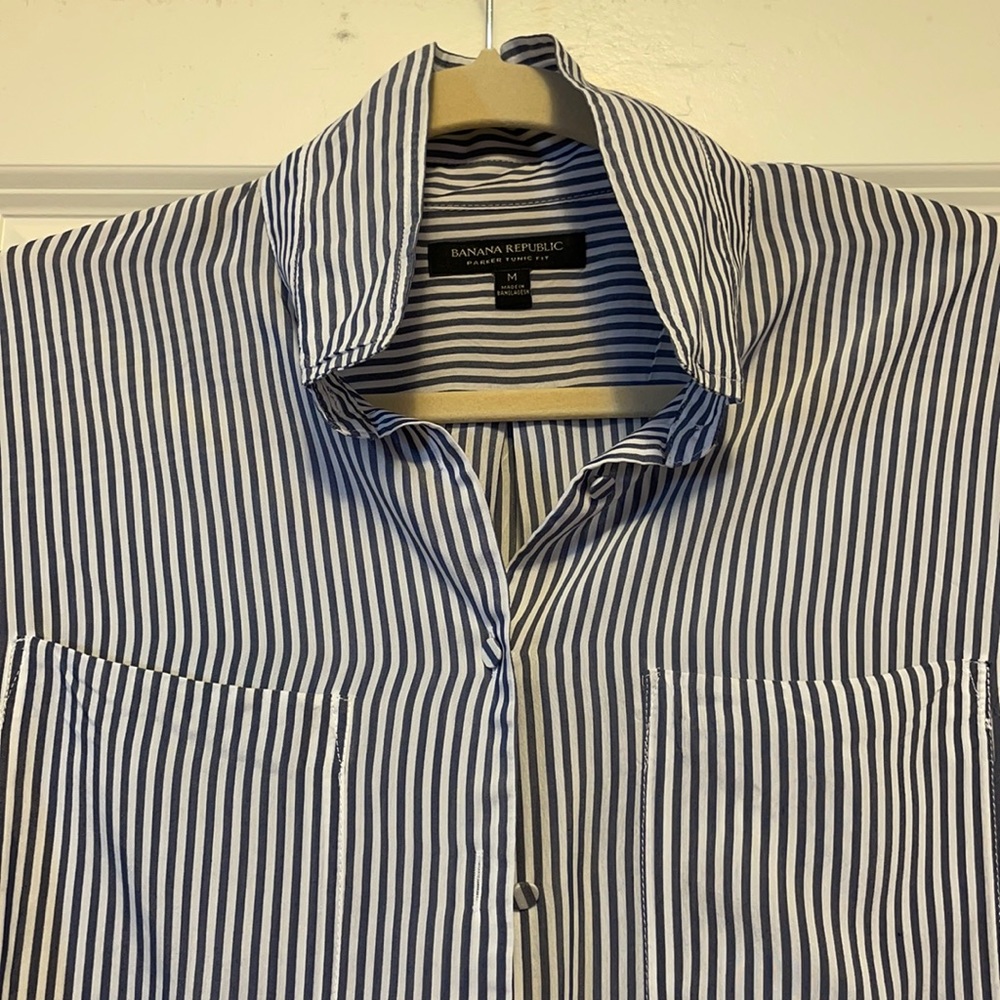 Banana Republic, Parker fit blue & white shirt.